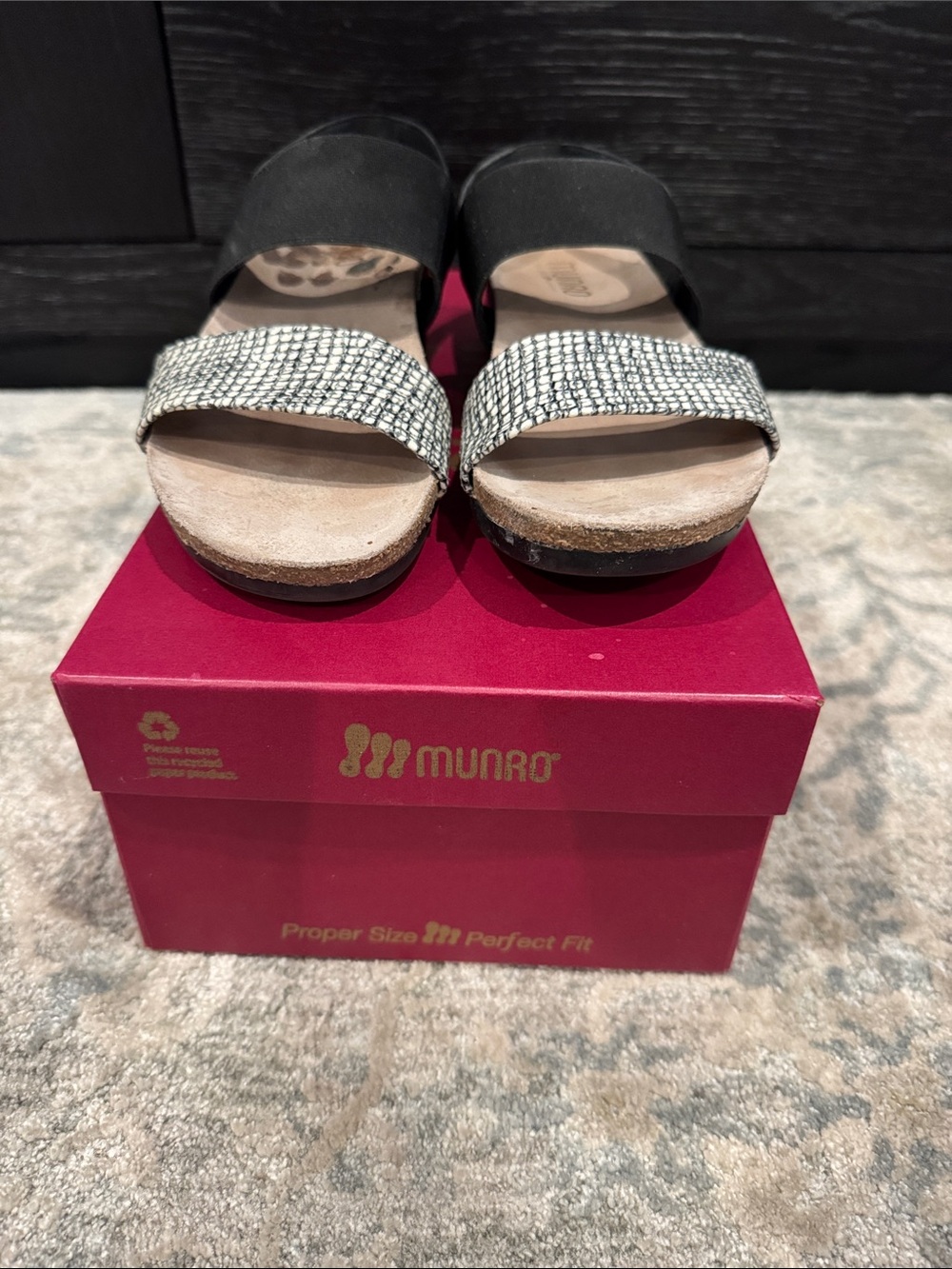 Munro Black Elastic and Silver Textured Slide Sandals - Picture 2 of 6
